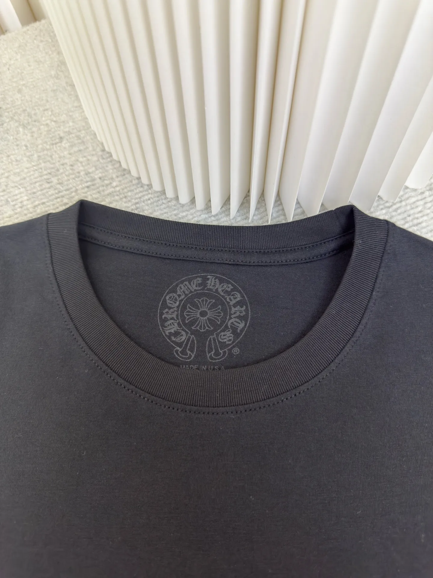 P310 Chrome Hear Aspen Graffiti Limited Long Sleeve The fabric is made of 26-woven 220g cotton material. The printing is ink printing. Customized accessories. Size S M L